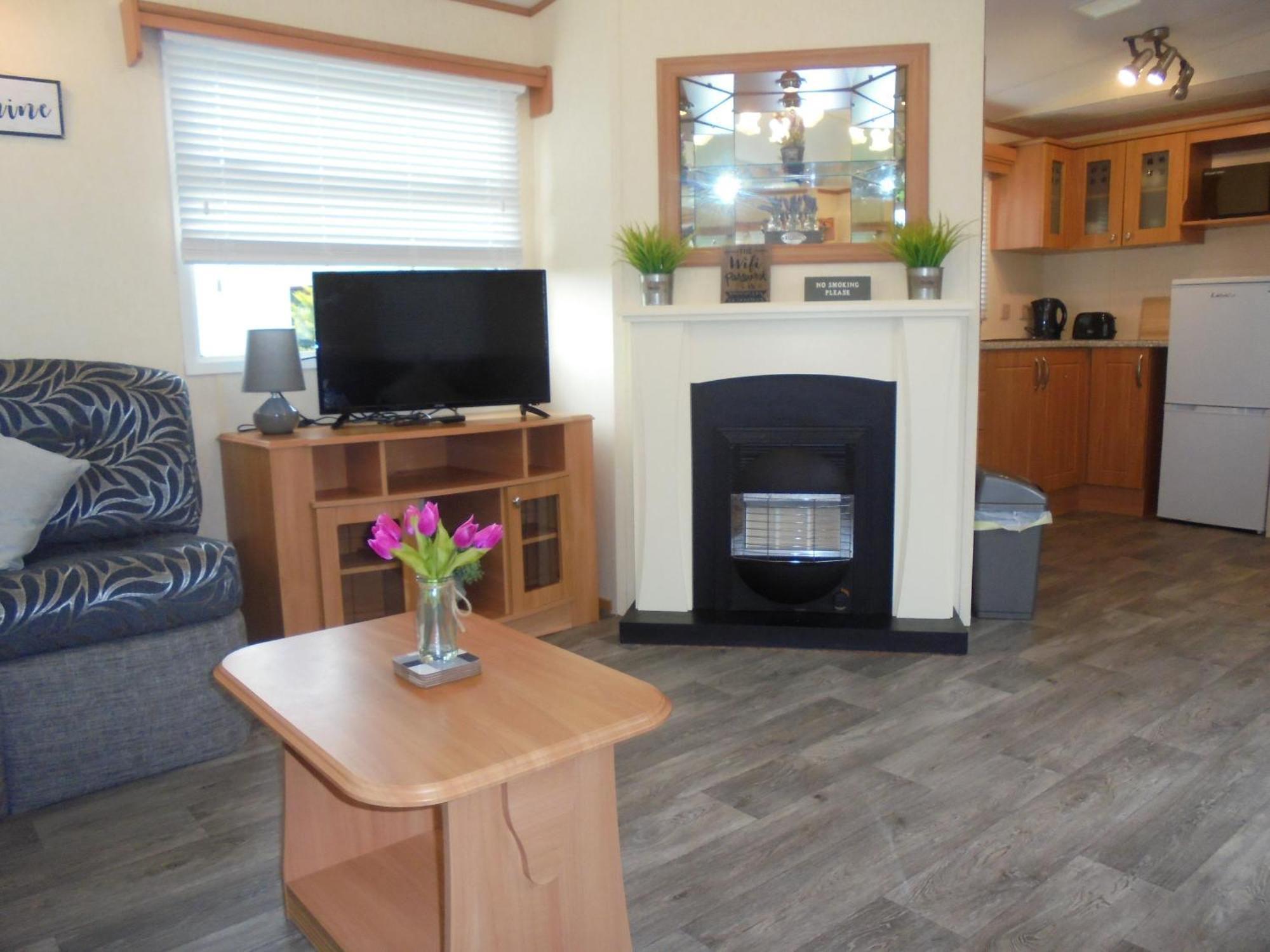 Modern 2 Bedroom Static Caravan - Lyons Kingsley Holiday Park - Pensarn, Abergele - Pet Friendly المظهر الخارجي الصورة