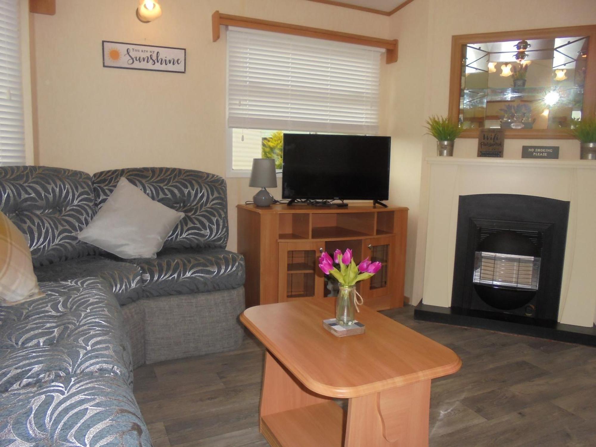 Modern 2 Bedroom Static Caravan - Lyons Kingsley Holiday Park - Pensarn, Abergele - Pet Friendly المظهر الخارجي الصورة